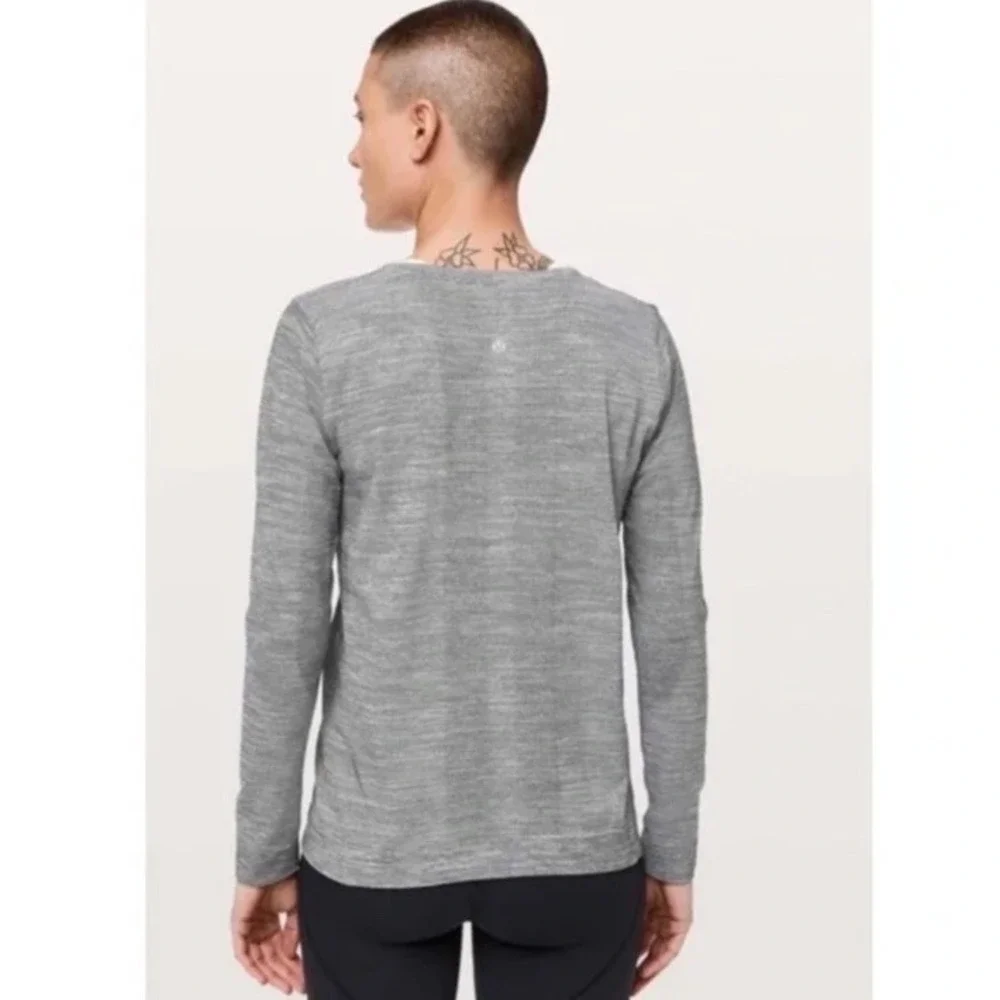 Lululemon Swiftly‎ Tech Long Sleeve Size 4 Breeze Relaxed Fit Black & White